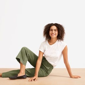 EVERLANE Wide-Leg Crop Pant in Surplus Green